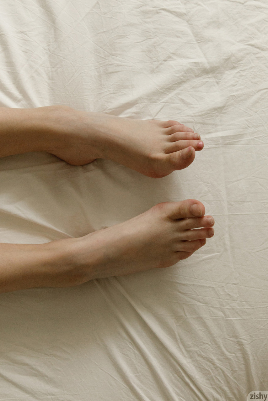 Regan Budimir’s Big Tits Glow on Couch in Lingerie Tease Regan Budimir’s Big Tits Glow on Couch in Lingerie Tease