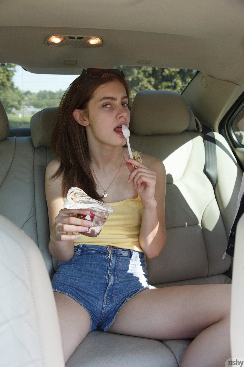 Russian Katya Timakova Strips Shorts for Naughty Garden Show Russian Katya Timakova Strips Shorts for Naughty Garden Show