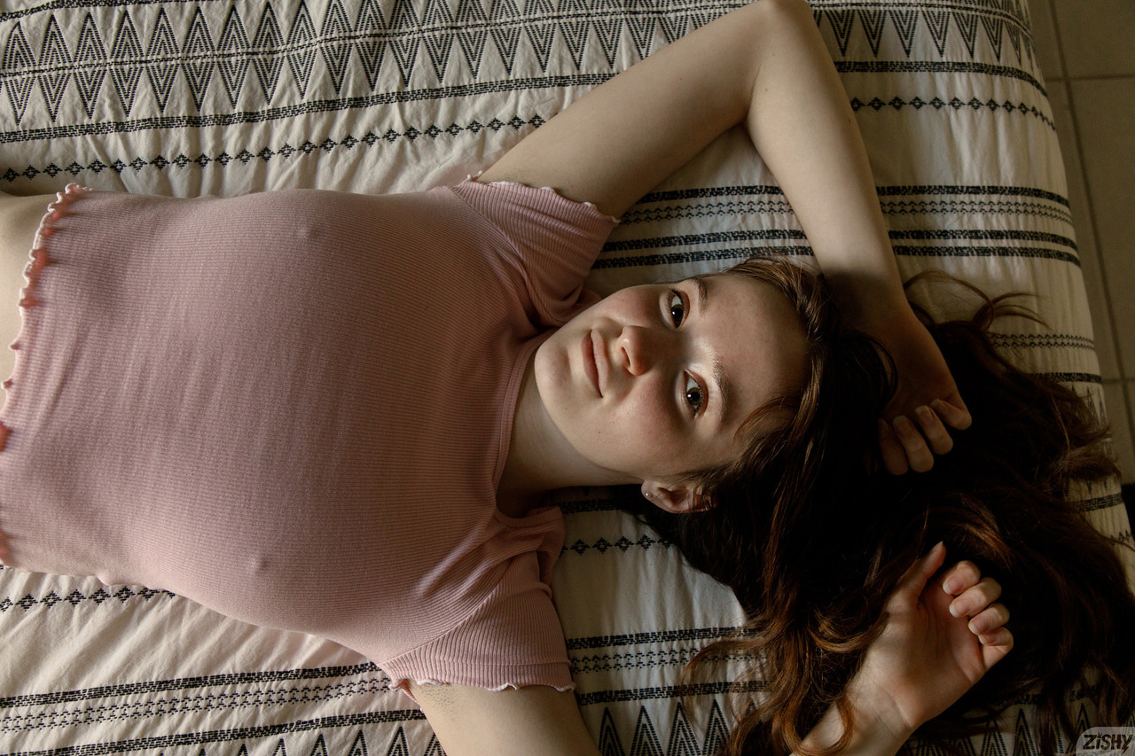 ヘイゼル・ムーアの柔らかい大きな胸とジューシーなリアがアマチュア輝きで輝く ヘイゼル・ムーアの柔らかい大きな胸とジューシーなリアがアマチュア輝きで輝く