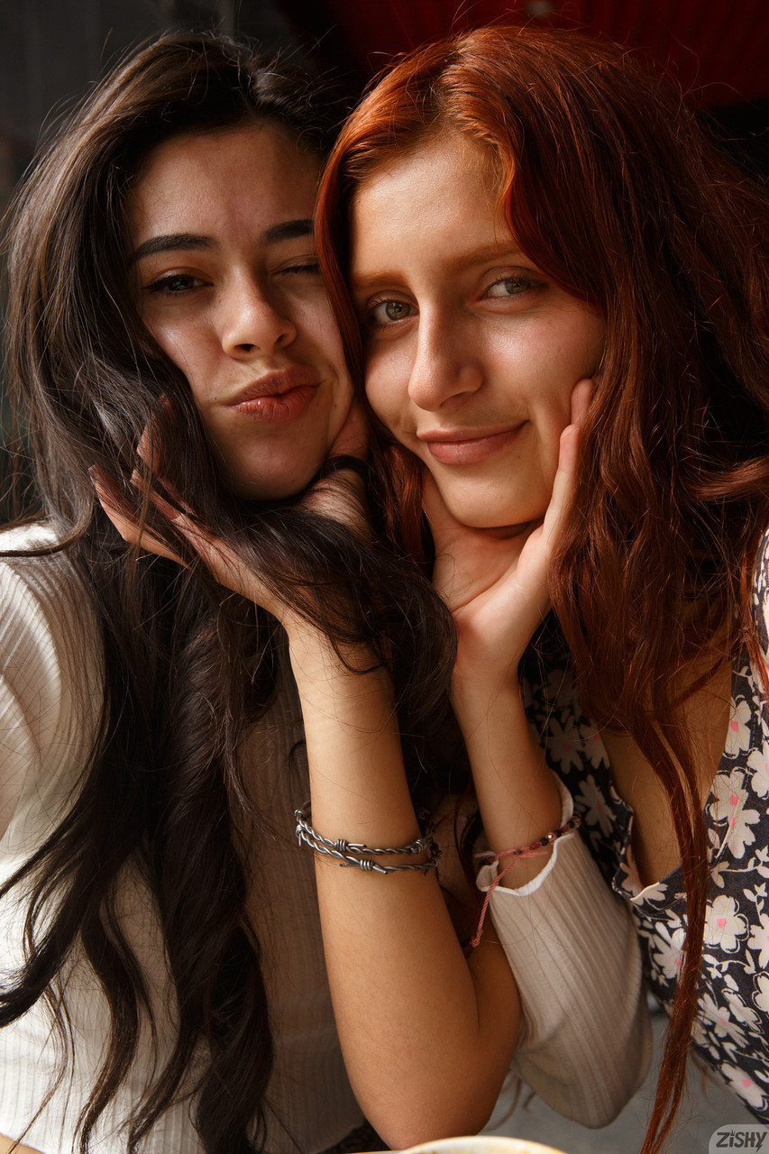 Zishy’s Rosa Calderón and Zaheera June Dazzle in Beautiful Babe Tease Zishy’s Rosa Calderón and Zaheera June Dazzle in Beautiful Babe Tease