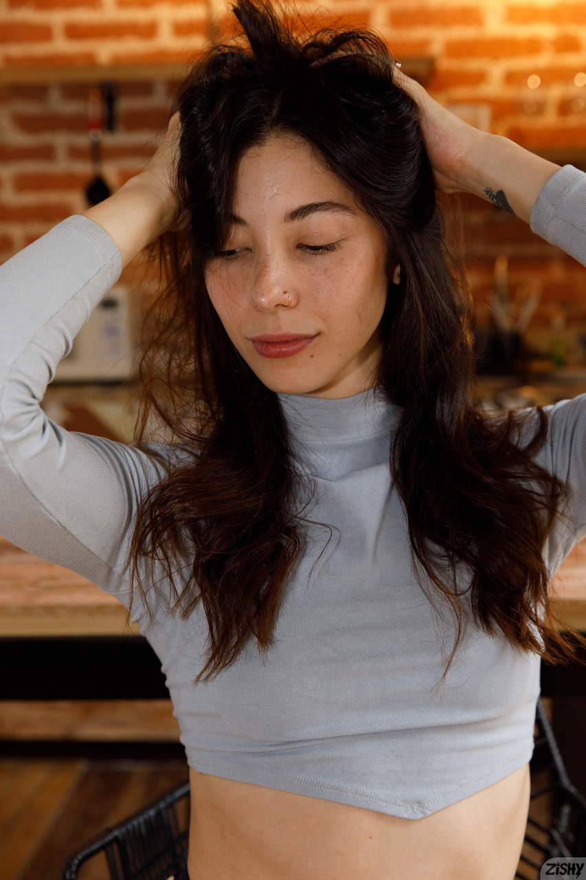 Julia Campos se desnuda y posa con su ropa interior Julia Campos se desnuda y posa con su ropa interior