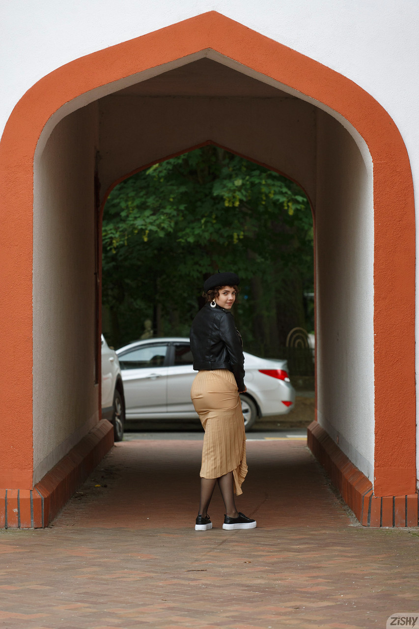 Zishy’s Victoria Minina Brings Beautiful Babe Heat in Amateur Tease Zishy’s Victoria Minina Brings Beautiful Babe Heat in Amateur Tease