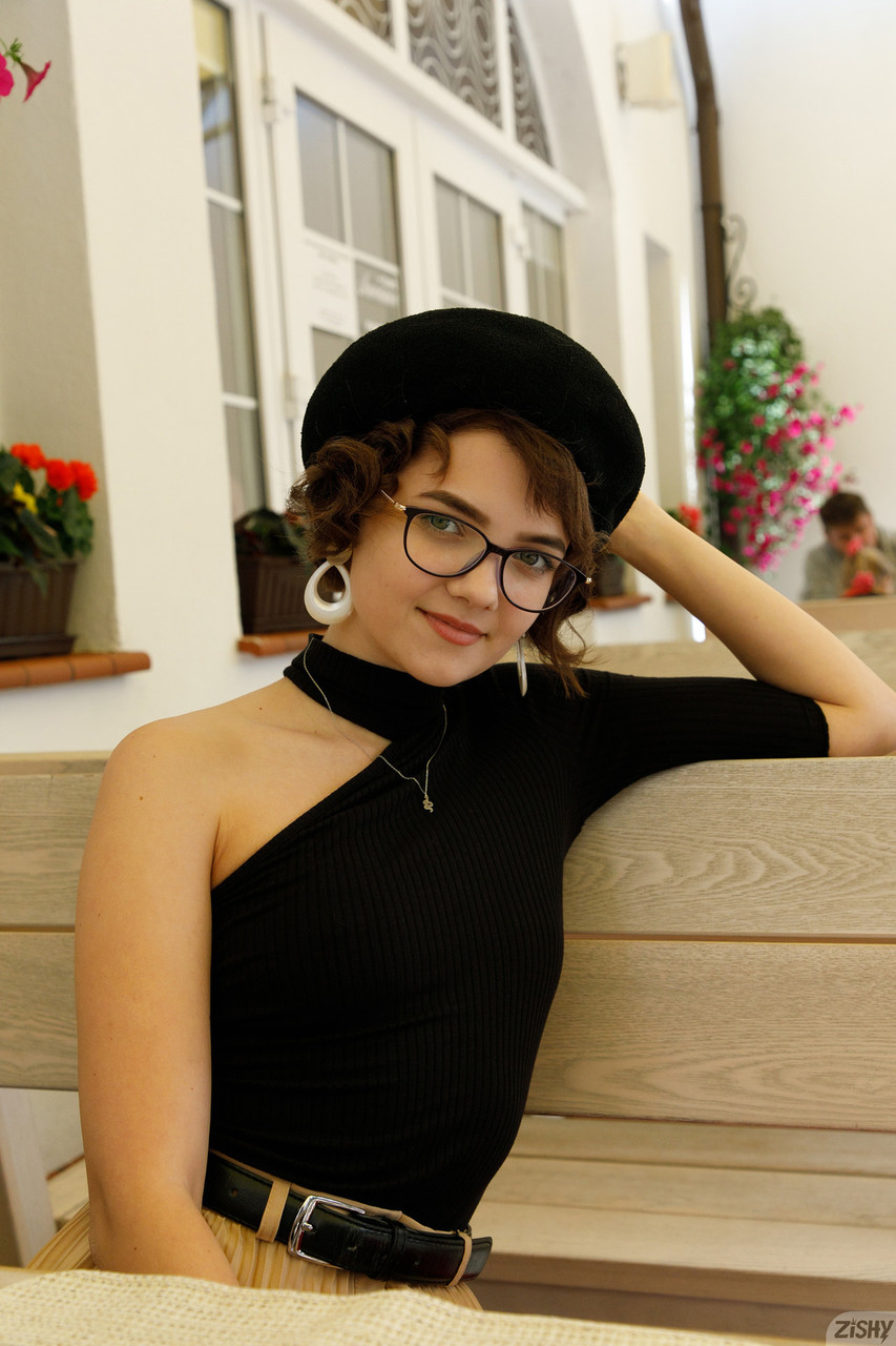 Zishy’s Victoria Minina Brings Beautiful Babe Heat in Amateur Tease Zishy’s Victoria Minina Brings Beautiful Babe Heat in Amateur Tease