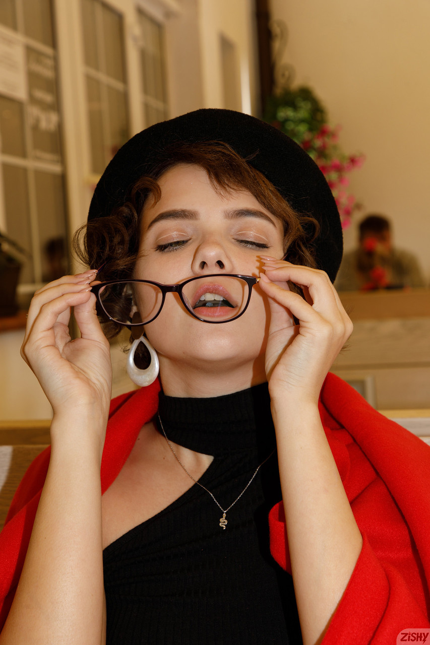 Zishy’s Victoria Minina Brings Beautiful Babe Heat in Amateur Tease Zishy’s Victoria Minina Brings Beautiful Babe Heat in Amateur Tease