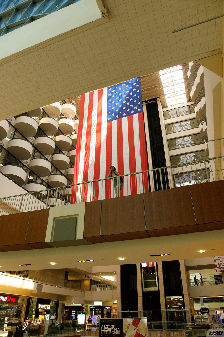 La zuccherina tatuata Maggie Oshannon mette in mostra il suo asso pigliatutto indossando un body La zuccherina tatuata Maggie Oshannon mette in mostra il suo asso pigliatutto indossando un body