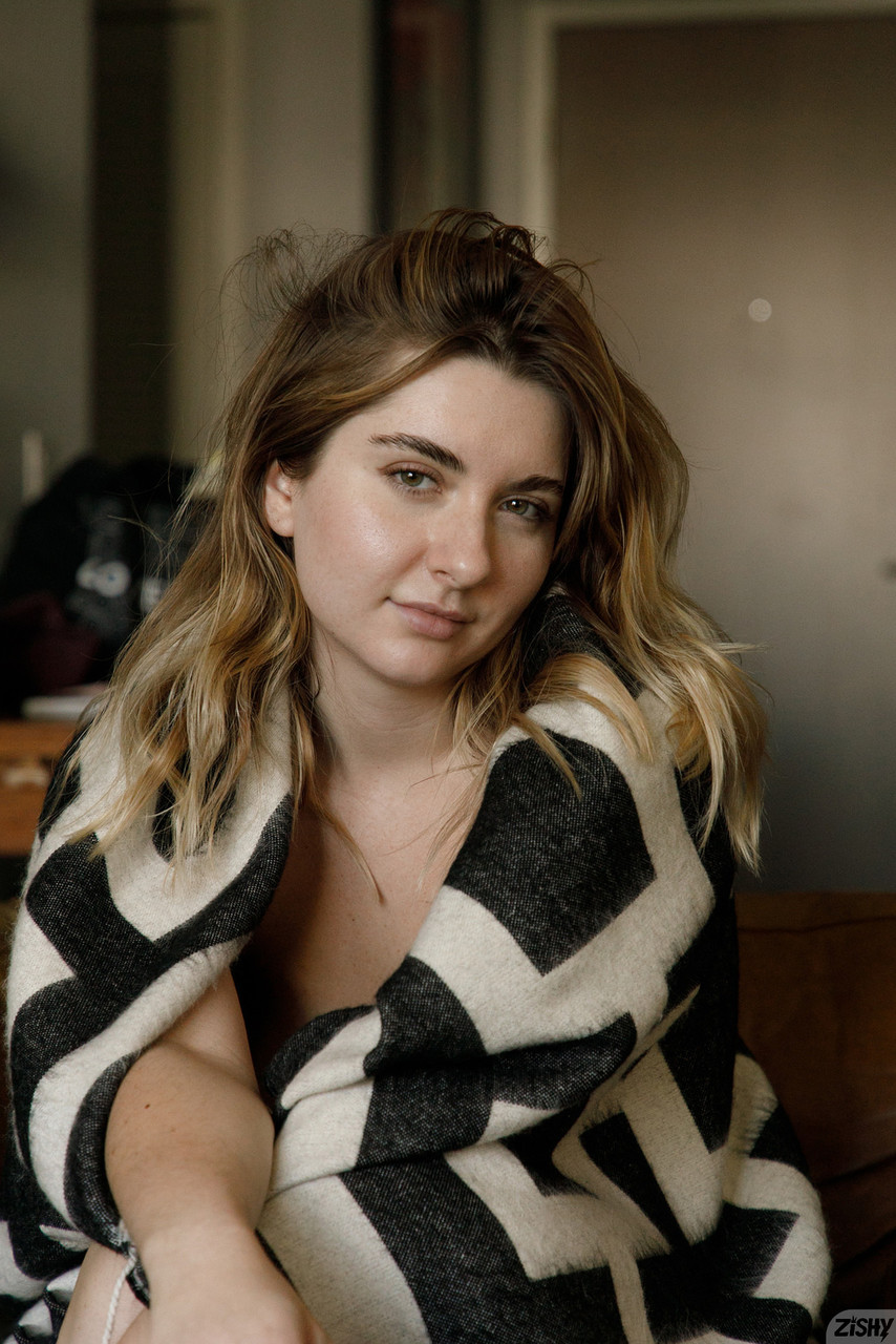 Olivia Yukon Flashes Tattoo and Big Tits in Amateur Pussy Showcase Olivia Yukon Flashes Tattoo and Big Tits in Amateur Pussy Showcase