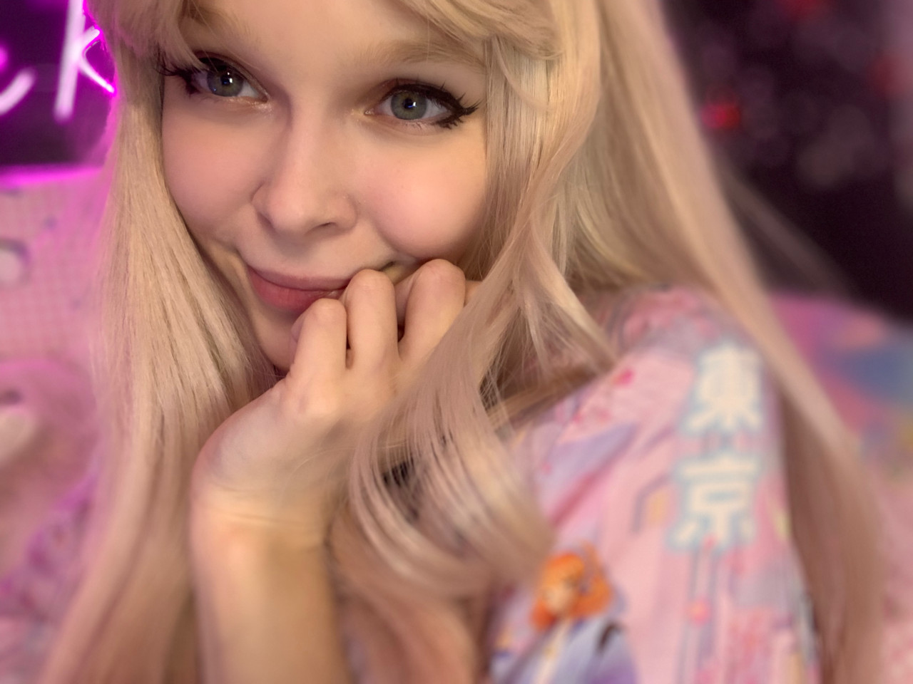 El atractivo ángel de OnlyFans Little Kitty se despoja de su camiseta y deja al descubierto sus mini tetas El atractivo ángel de OnlyFans Little Kitty se despoja de su camiseta y deja al descubierto sus mini tetas