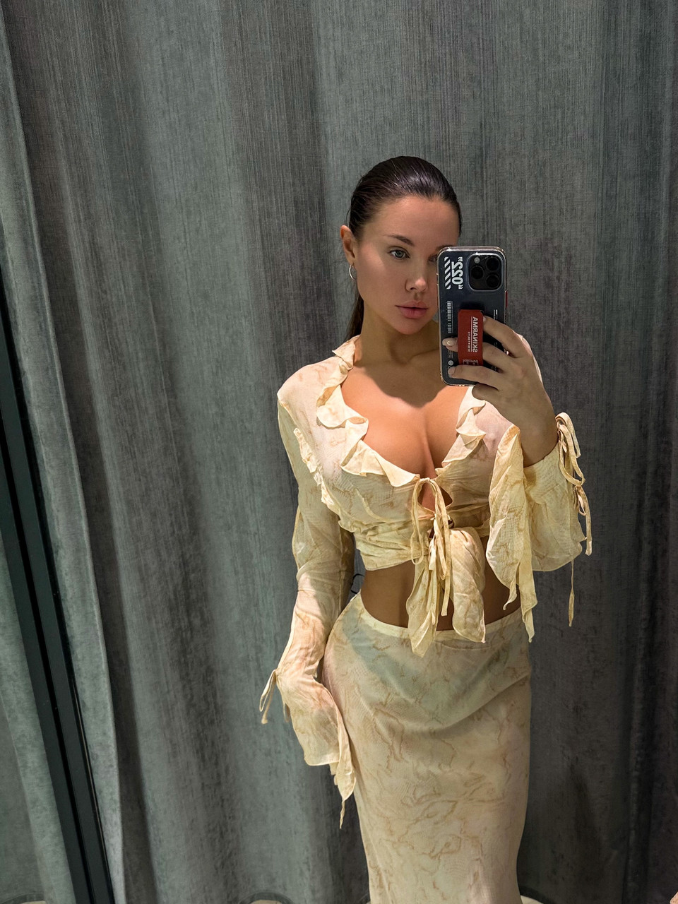 Monomur Skinny, la cámara online de OnlyFans, muestra su delicioso cuerpo en una compilación de miel. Monomur Skinny, la cámara online de OnlyFans, muestra su delicioso cuerpo en una compilación de miel.