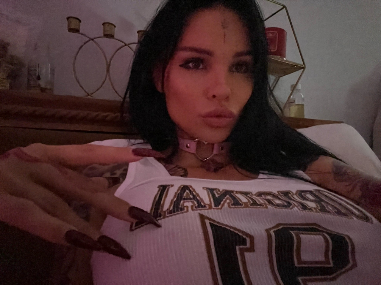 Lüks OnlyFans baştan çıkarıcısı Sunny Free, derlemesinde büyük göğüslerini ve kıçını ortaya çıkarıyor Lüks OnlyFans baştan çıkarıcısı Sunny Free, derlemesinde büyük göğüslerini ve kıçını ortaya çıkarıyor