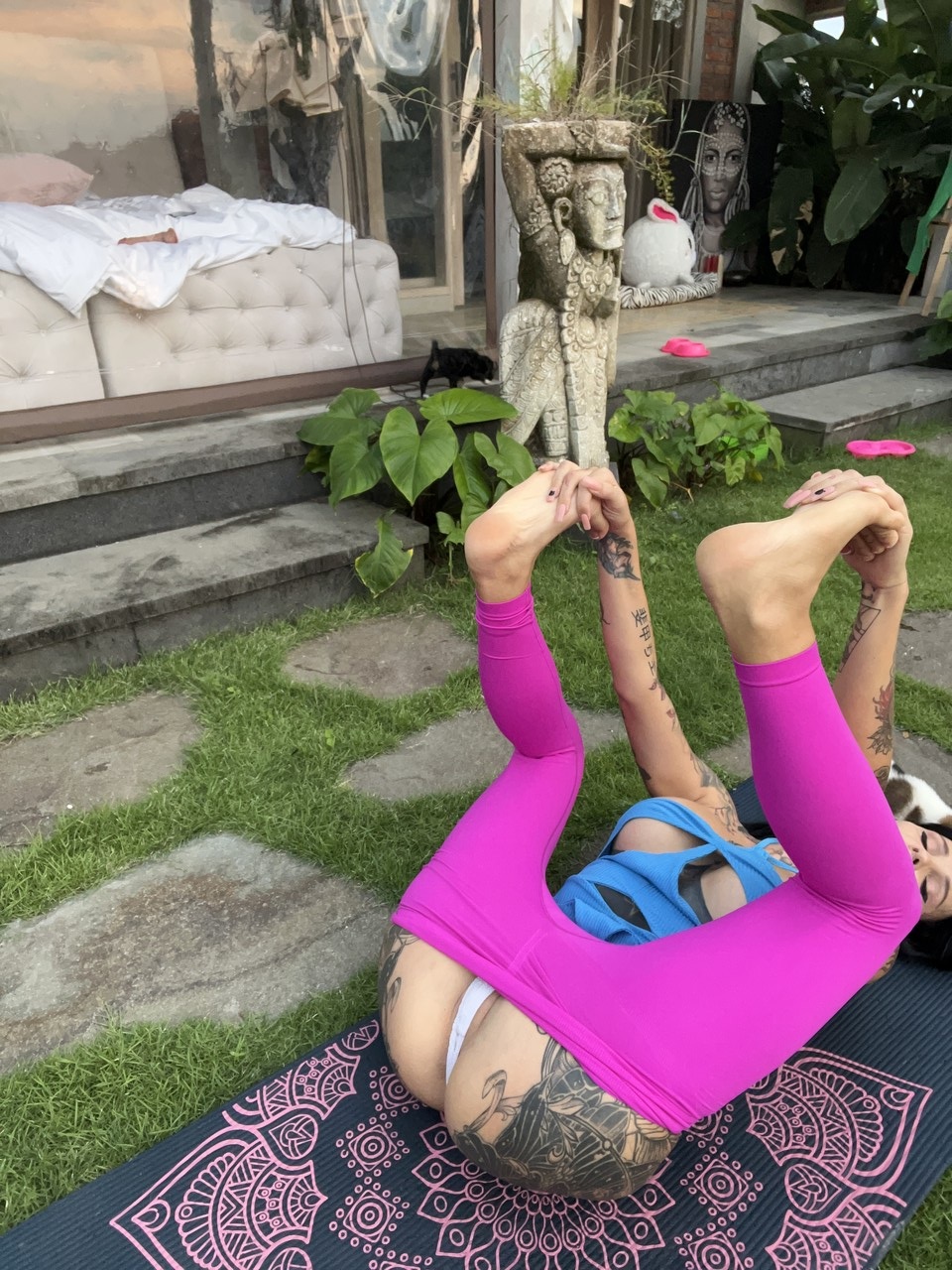 Lüks OnlyFans baştan çıkarıcısı Sunny Free, derlemesinde büyük göğüslerini ve kıçını ortaya çıkarıyor Lüks OnlyFans baştan çıkarıcısı Sunny Free, derlemesinde büyük göğüslerini ve kıçını ortaya çıkarıyor