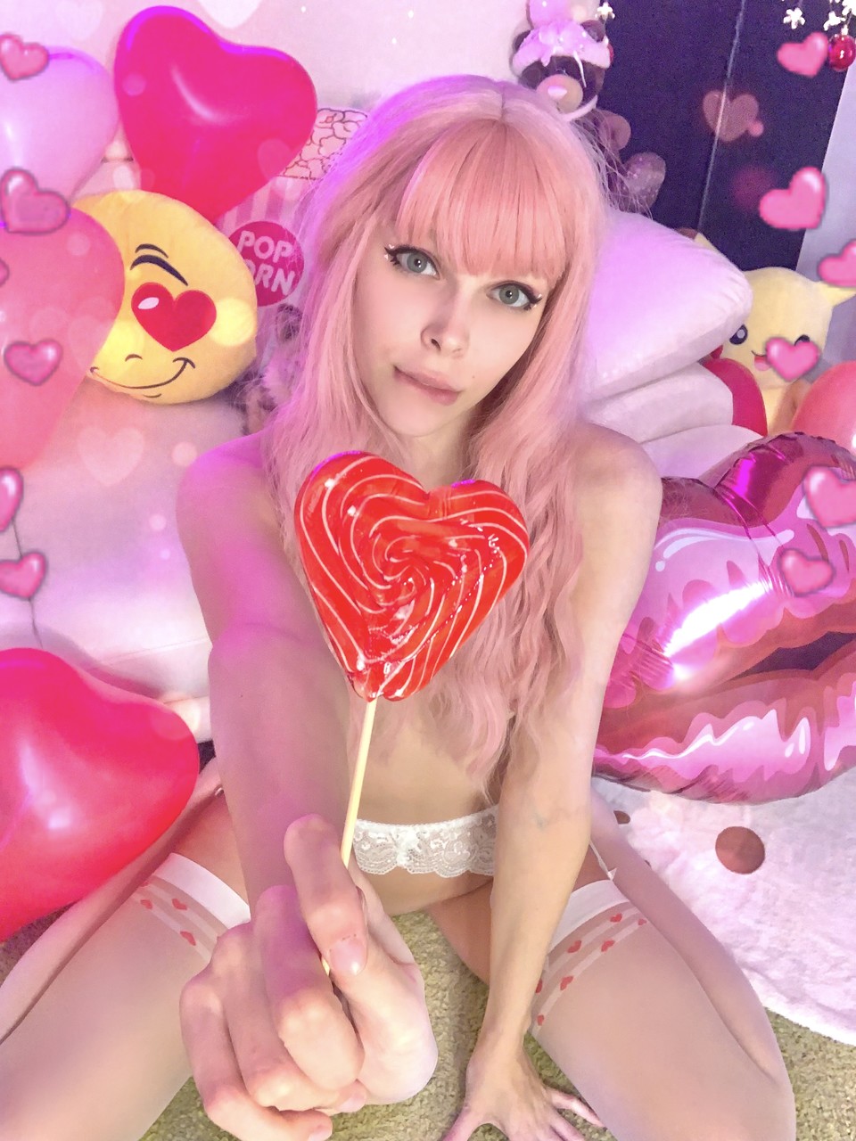 Little Kitty Unveils Mini Tits and Round Ass in Glamorous Tease Little Kitty Unveils Mini Tits and Round Ass in Glamorous Tease