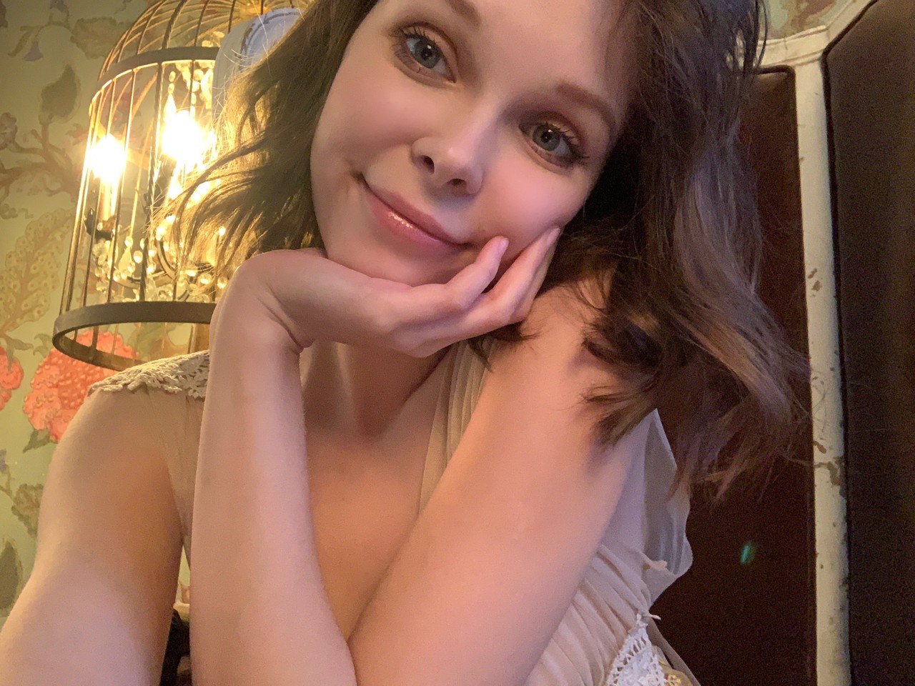 Little Kitty Unveils Mini Tits and Round Ass in Glamorous Tease Little Kitty Unveils Mini Tits and Round Ass in Glamorous Tease