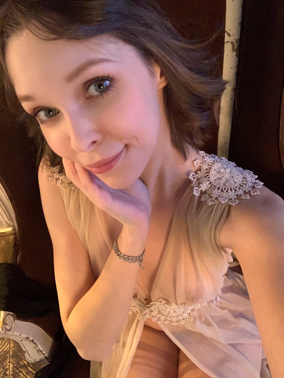 Little Kitty Unveils Mini Tits and Round Ass in Glamorous Tease Little Kitty Unveils Mini Tits and Round Ass in Glamorous Tease