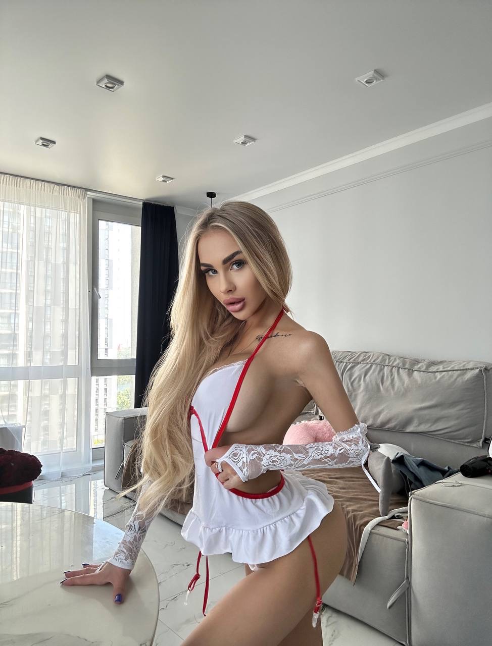 Fit OnlyFans Bimbo Eliasa A macht ihr herzhaftes Dekolleté und ihren großen Hintern öffentlich Fit OnlyFans Bimbo Eliasa A macht ihr herzhaftes Dekolleté und ihren großen Hintern öffentlich