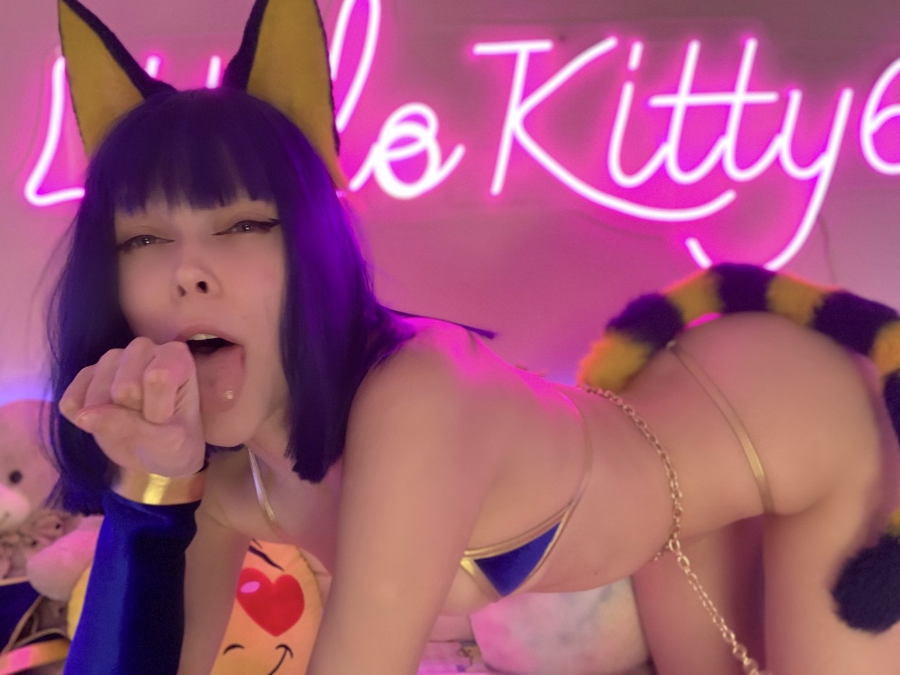 Little Kitty Purrs in Adorable Bikini for OnlyFans Glam Tease Little Kitty Purrs in Adorable Bikini for OnlyFans Glam Tease