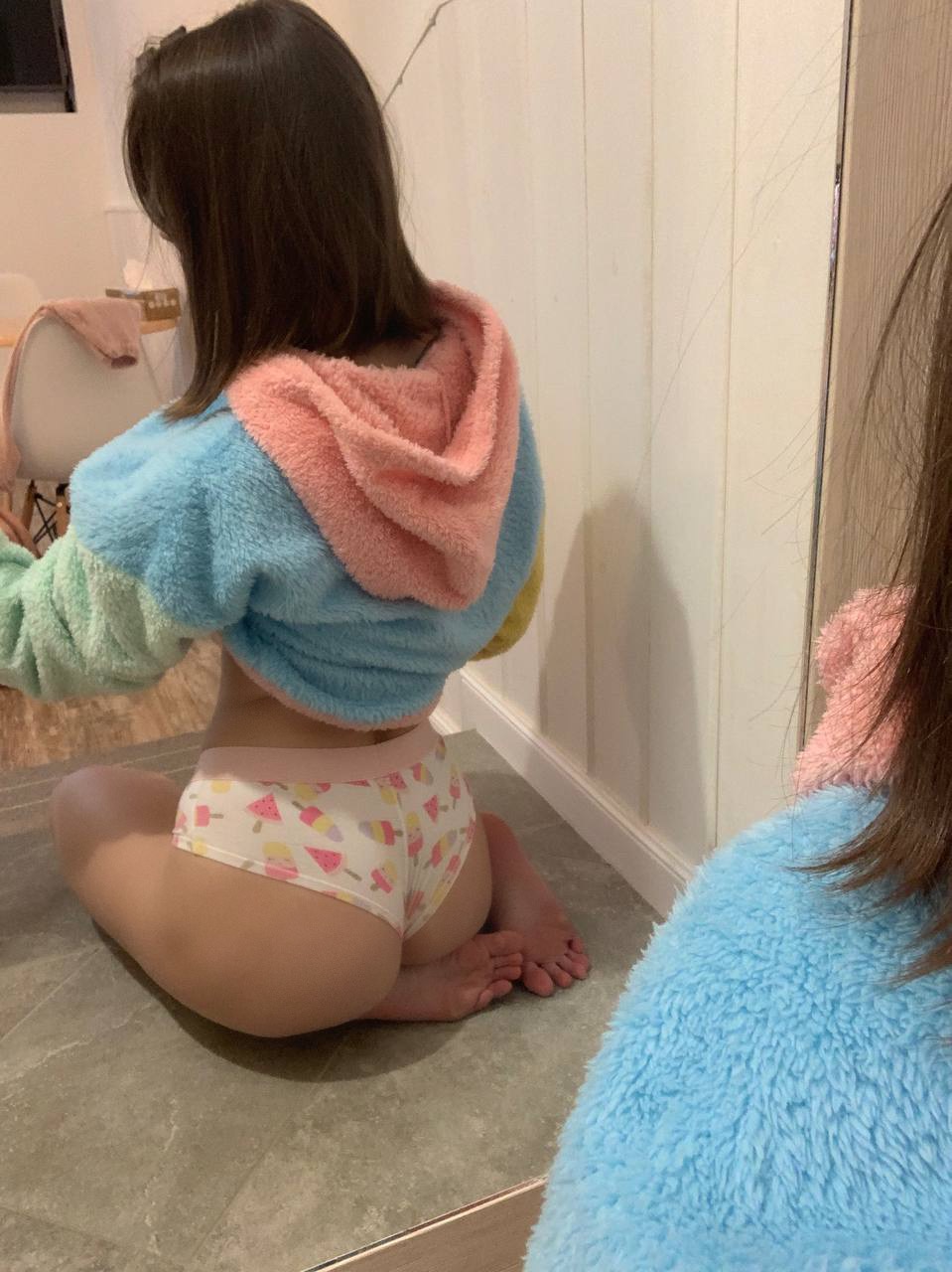 Blue-Eyed Little Kitty Shows Perky Tits and Round Ass in Solo Blue-Eyed Little Kitty Shows Perky Tits and Round Ass in Solo