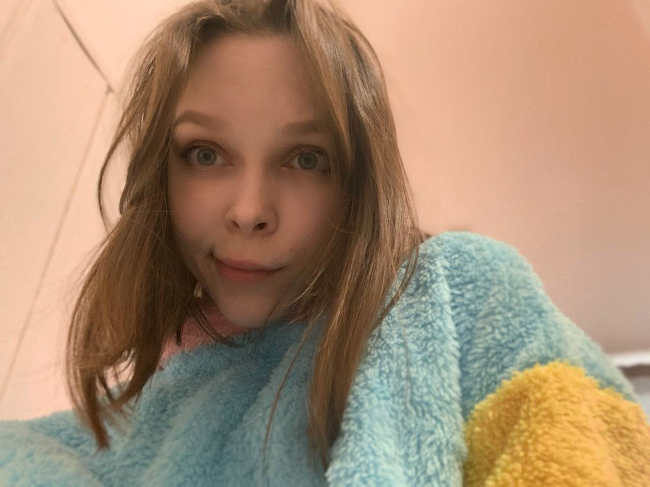 Blue-Eyed Little Kitty Shows Perky Tits and Round Ass in Solo Blue-Eyed Little Kitty Shows Perky Tits and Round Ass in Solo