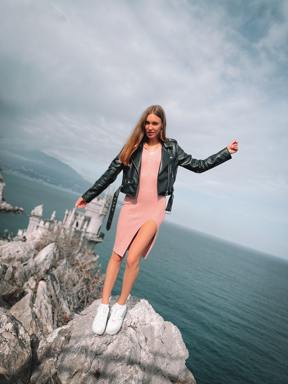 Mencia Francis Shines in Luxurious Outdoor Lingerie Compilation Mencia Francis Shines in Luxurious Outdoor Lingerie Compilation