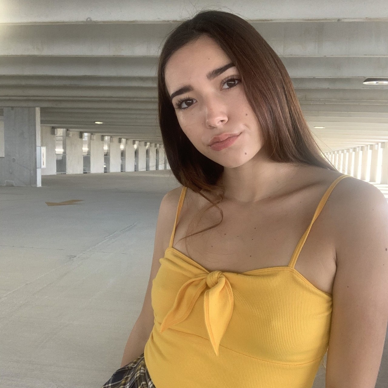 Samly Puff Lifts Skirt to Flash Big Ass in Amateur Upskirt Solo Samly Puff Lifts Skirt to Flash Big Ass in Amateur Upskirt Solo