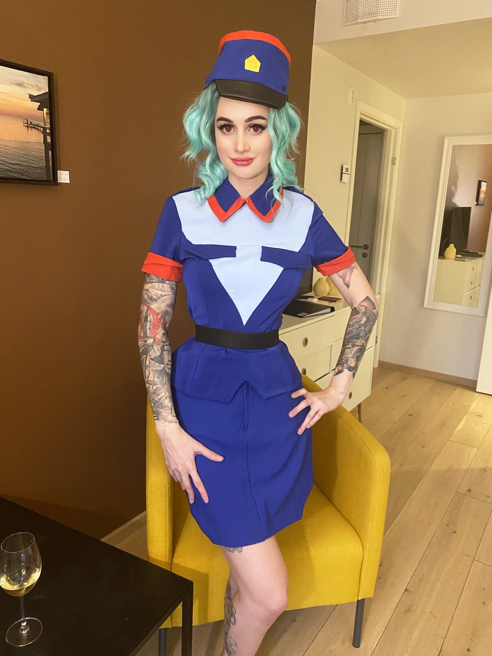 Glamour sugar, şahane bir derlemede sulu kıyafetler içinde dövmeli vücudunu sergiliyor Glamour sugar, şahane bir derlemede sulu kıyafetler içinde dövmeli vücudunu sergiliyor