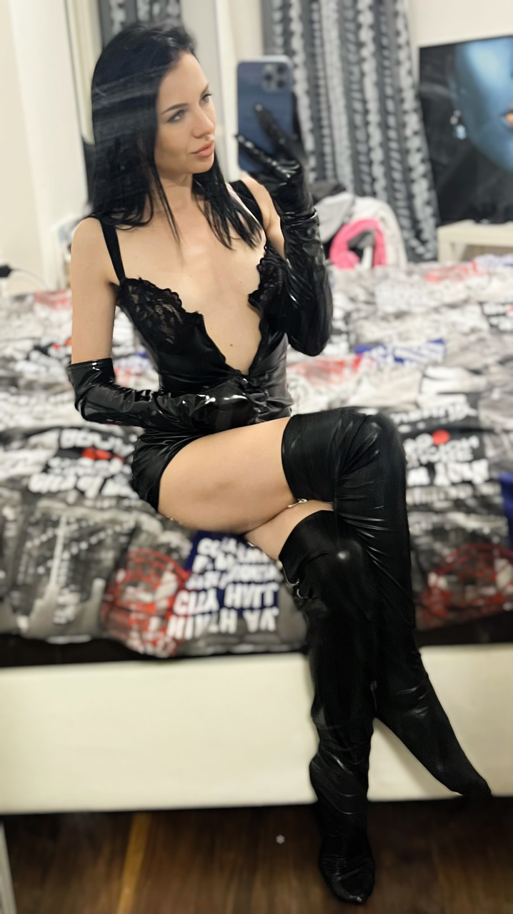 ユアアレクサンドラが可愛いブルネットコンピで素晴らしいアナルを誇示 ユアアレクサンドラが可愛いブルネットコンピで素晴らしいアナルを誇示