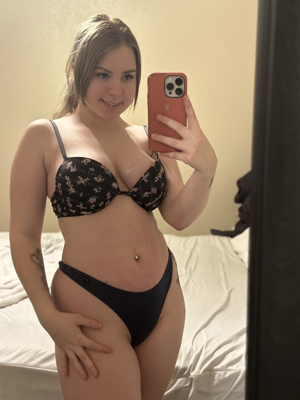 Kayla Bumsy’s OnlyFans Brings Amateur Glam Babe Heat Kayla Bumsy’s OnlyFans Brings Amateur Glam Babe Heat