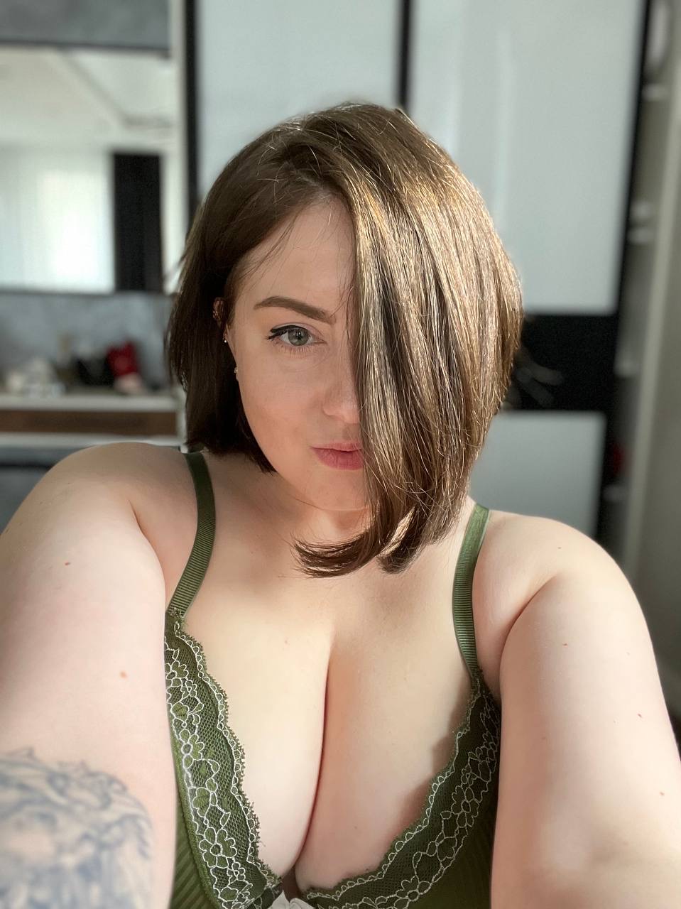 La dolcezza grassa di OnlyFans Kristi KKK svela il suo asso e le sue tette in un assolo La dolcezza grassa di OnlyFans Kristi KKK svela il suo asso e le sue tette in un assolo