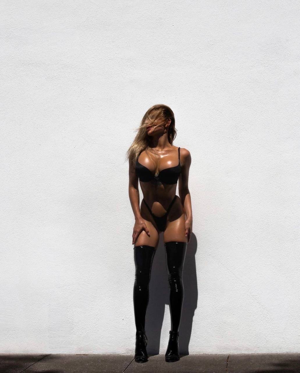 Harika OnlyFans bebeği Victoria Broshkina yemyeşil iç çamaşırlarıyla aynada poz veriyor Harika OnlyFans bebeği Victoria Broshkina yemyeşil iç çamaşırlarıyla aynada poz veriyor