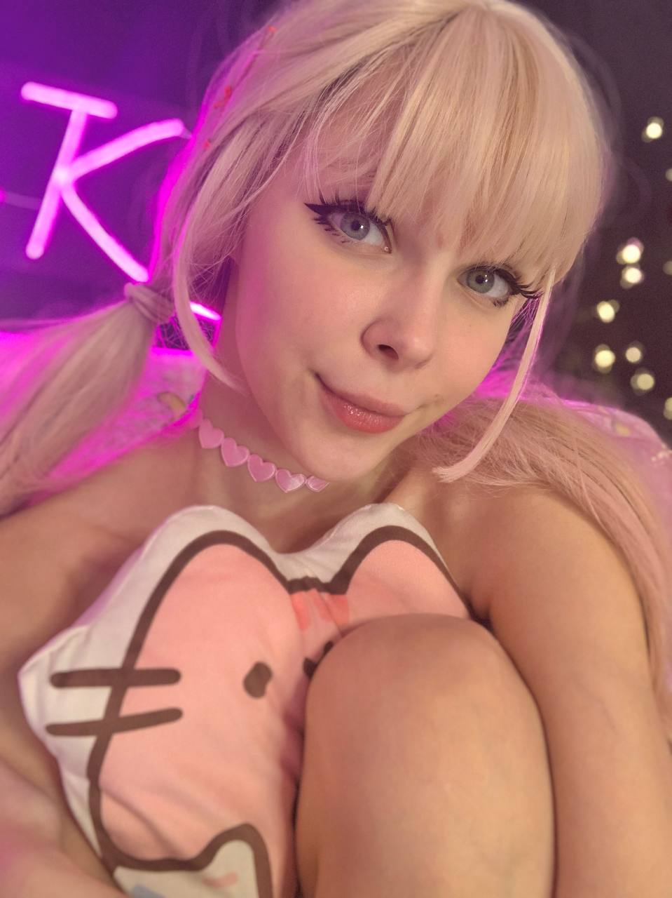 Little Kitty, l'ex petite amie de Lush OnlyFans, exhibe son corps en sablier, ses seins et ses pieds en peluche. Little Kitty, l'ex petite amie de Lush OnlyFans, exhibe son corps en sablier, ses seins et ses pieds en peluche.