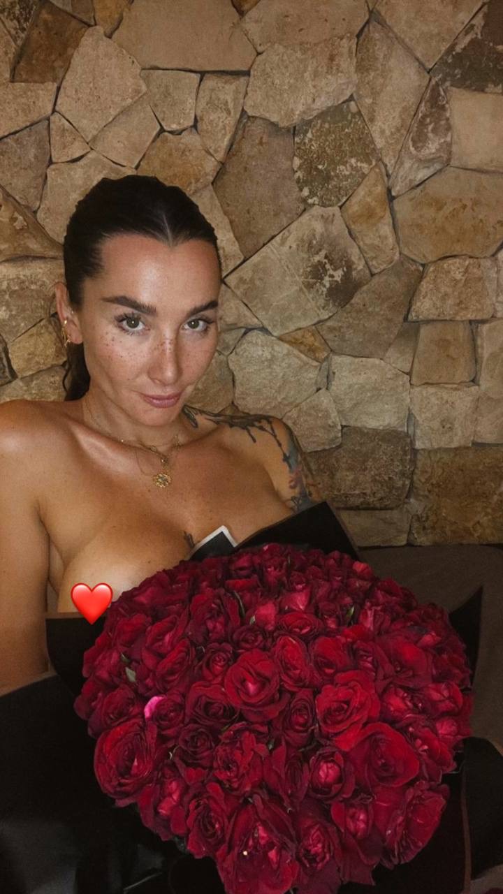 Sanduhr OnlyFans bimbo Angelica Anders Streifen und zeigt ihre eingefärbten Körper Sanduhr OnlyFans bimbo Angelica Anders Streifen und zeigt ihre eingefärbten Körper