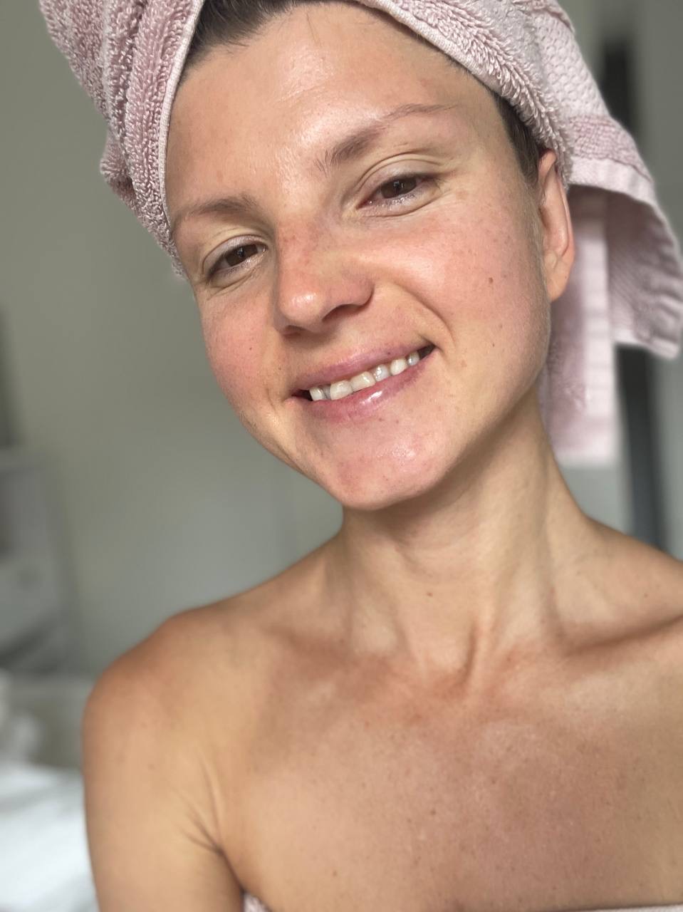 Gina Gerson, la petite amie d'OnlyFans, dévoile ses mini nichons dans un solo. Gina Gerson, la petite amie d'OnlyFans, dévoile ses mini nichons dans un solo.
