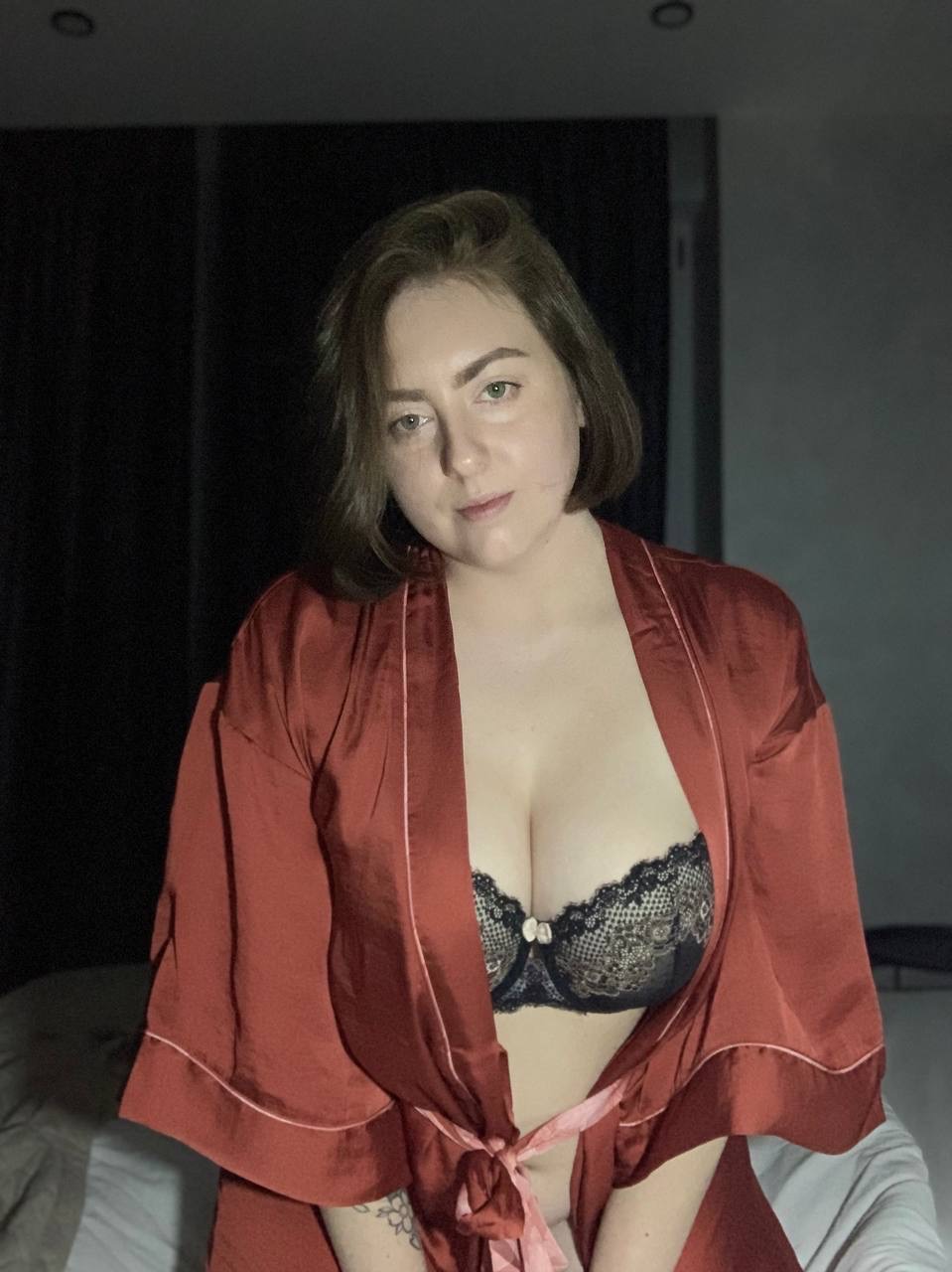 Adorable OnlyFans fatty Kristi KKK pokazuje swoje duże brązowe oczy i piersi w solówce Adorable OnlyFans fatty Kristi KKK pokazuje swoje duże brązowe oczy i piersi w solówce