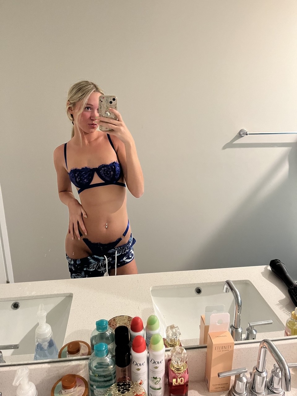 Blonde OnlyFans Babe Kayla Pufff Shines in Amateur Solo Tease Blonde OnlyFans Babe Kayla Pufff Shines in Amateur Solo Tease