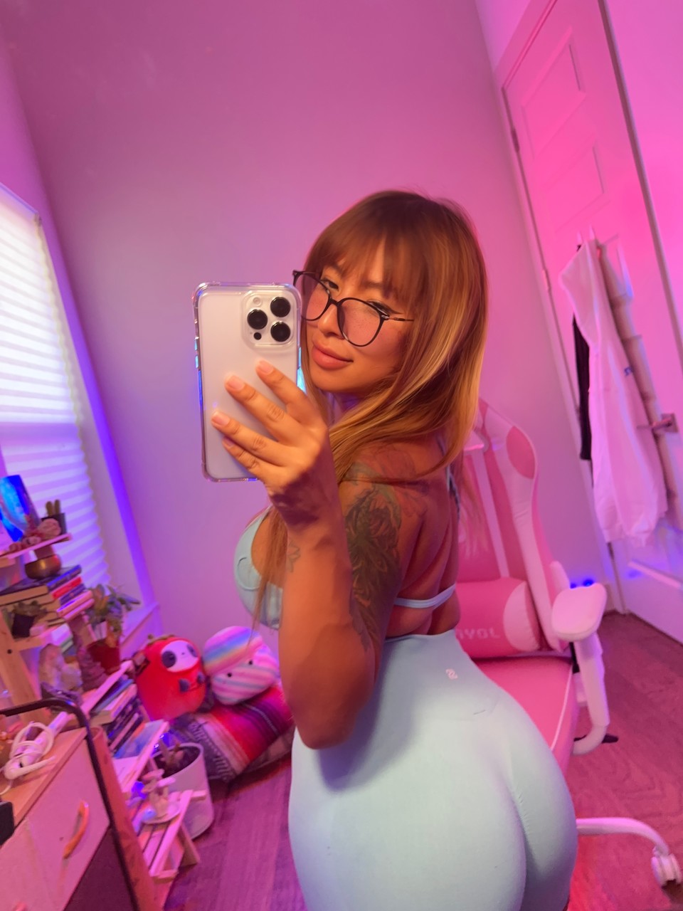 OnlyFans 플레이걸 라일리 스위프트가 자신의 편집에서 자신의 킬러 직감을 공개합니다. OnlyFans 플레이걸 라일리 스위프트가 자신의 편집에서 자신의 킬러 직감을 공개합니다.