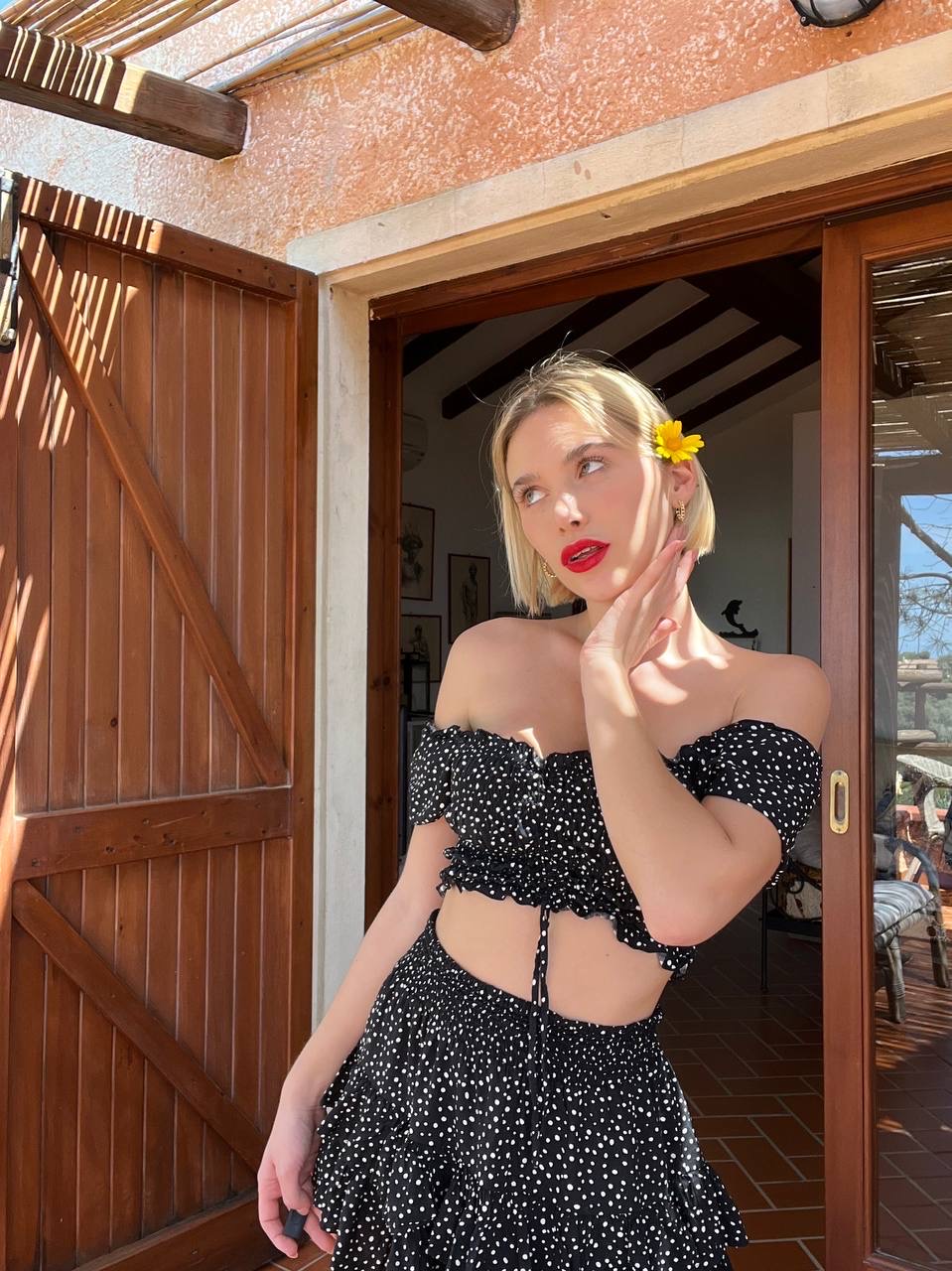 Bawdy nur Fans Bimbo Beghe B entblößt ihre feste Tüten und berührt ihre twat Bawdy nur Fans Bimbo Beghe B entblößt ihre feste Tüten und berührt ihre twat