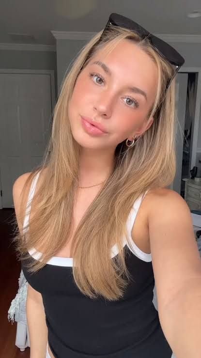 Hermosa chica rubia fotze deliciosa 4
