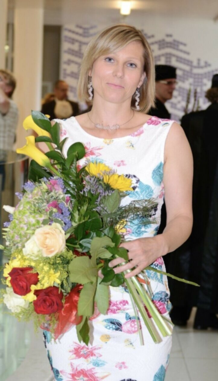 Loira natural Floozy Hana 14