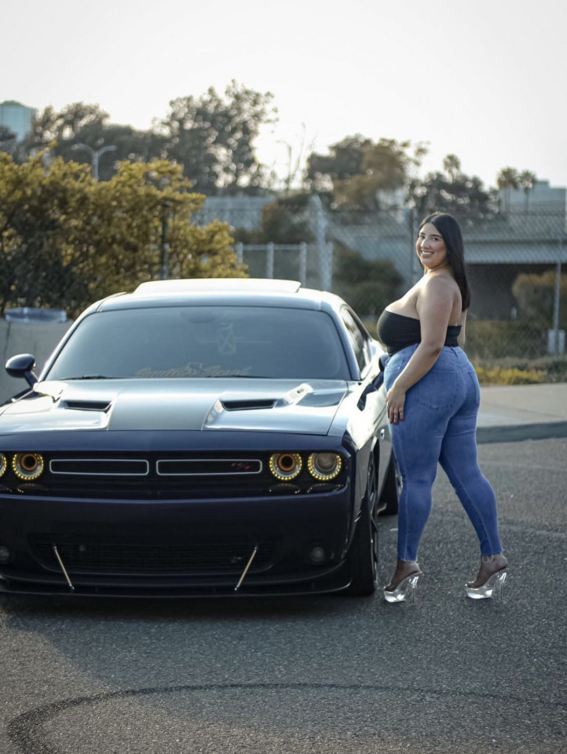 Chunky Amateur Babe Flaunts Massive Tits in Busty Homemade Show 41