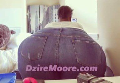Voluptuous Ebony Babe Caught Off Guard 10