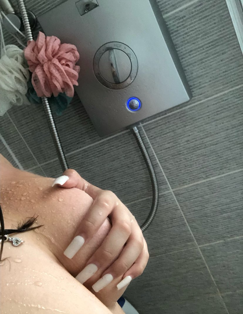 ha detto a cuck di tenere la sua miss Lucy privata, il suo kik è itzsdx, usa le sue foto + le informazioni per scopare con lui 14
