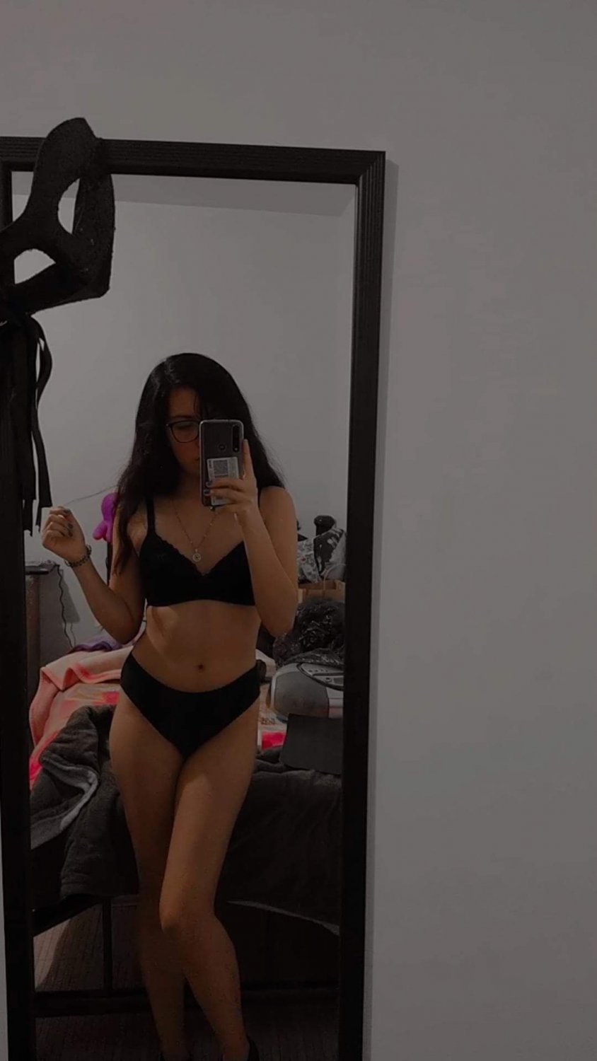 abril Martínez Olvera 27