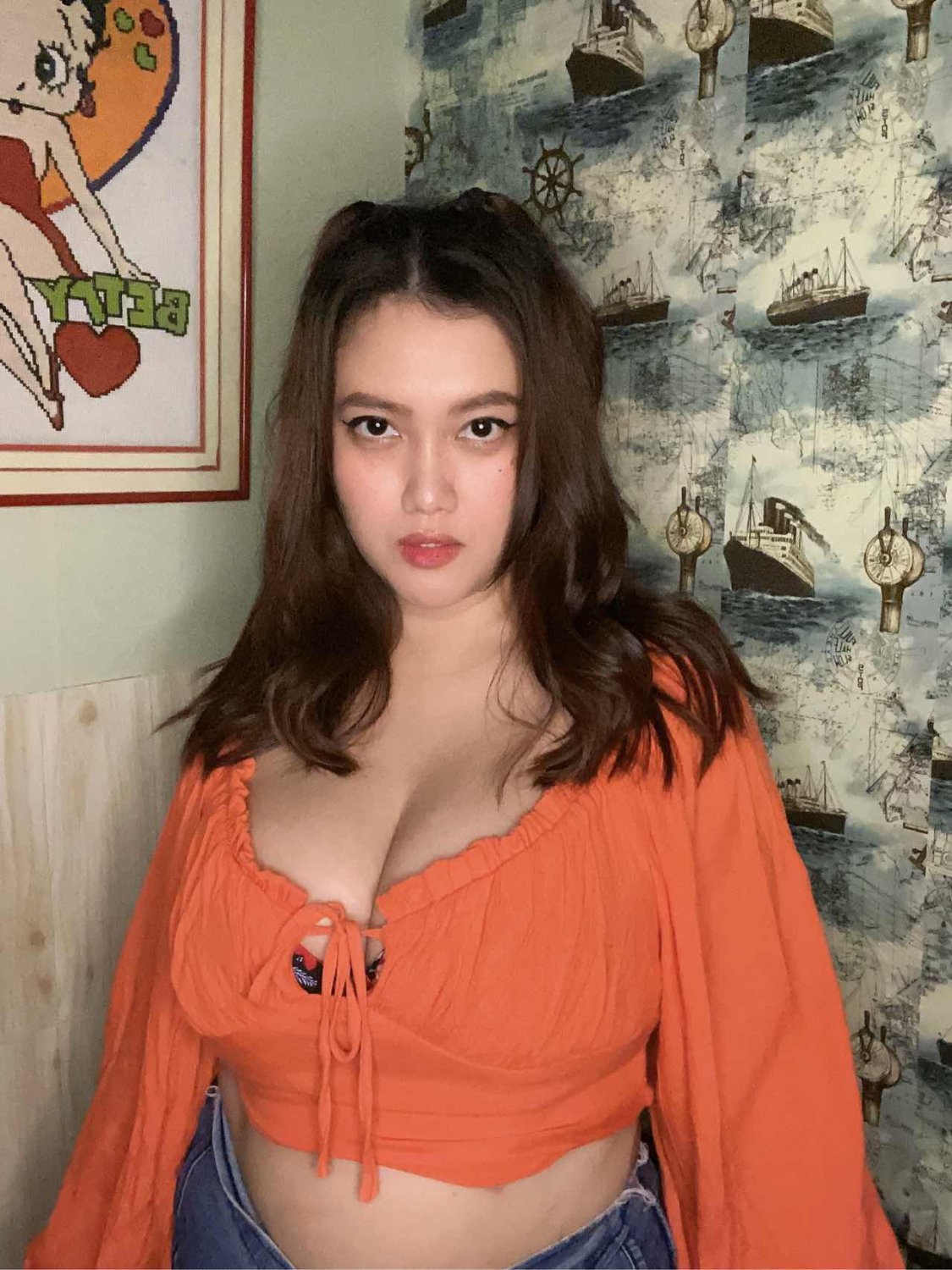 Filipińska influencerka z niesamowitymi naturalnymi cyckami (bez nagości) 1