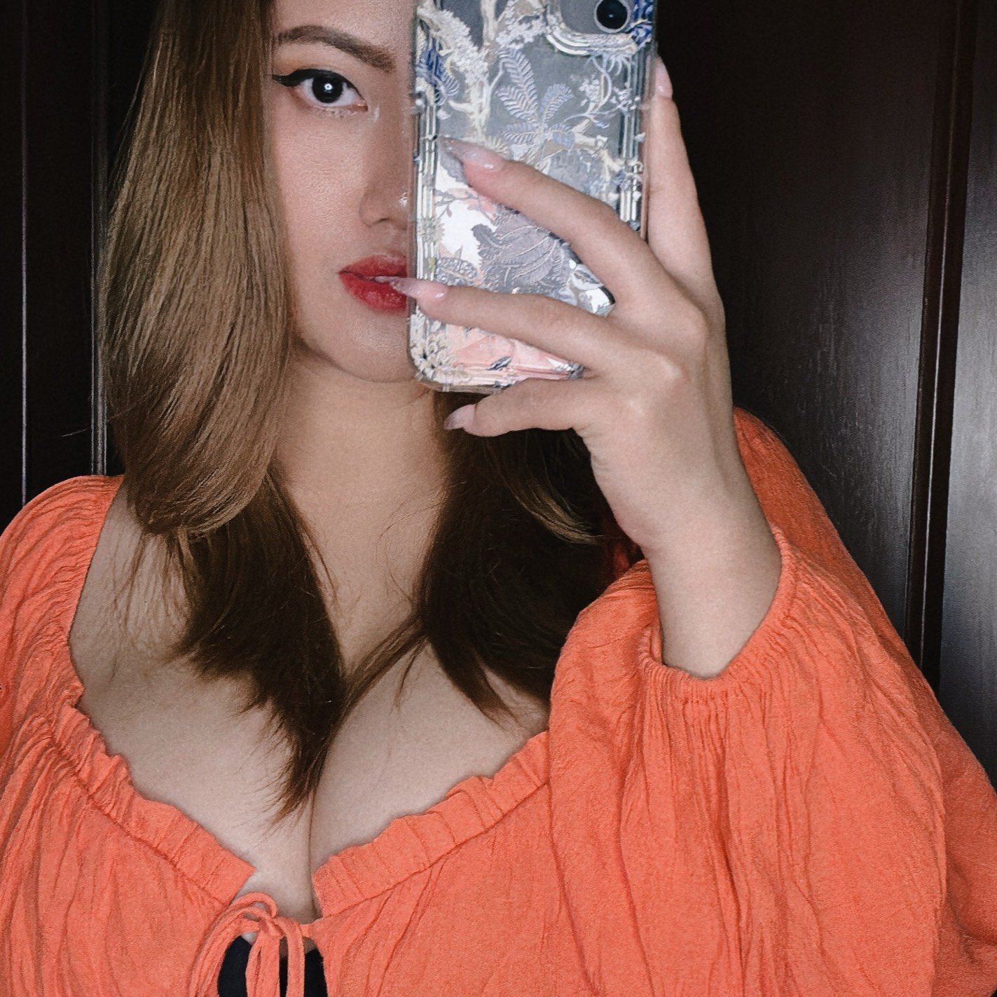 Filipińska influencerka z niesamowitymi naturalnymi cyckami (bez nagości) 3