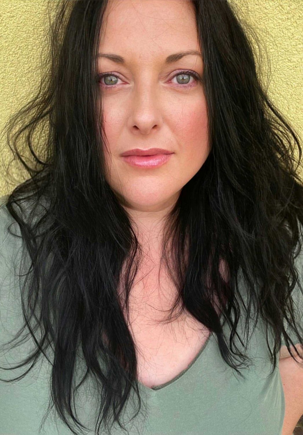 曲線MILFアレックスがビッグBBWヒートをもたらす 16