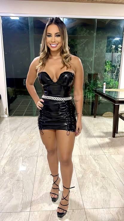 Luana Santiago de Salvador mamando e fudendo com seu pessoal luc4as 1