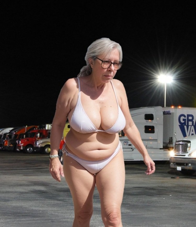 Busty Mature Queen With Timeless Heat 3