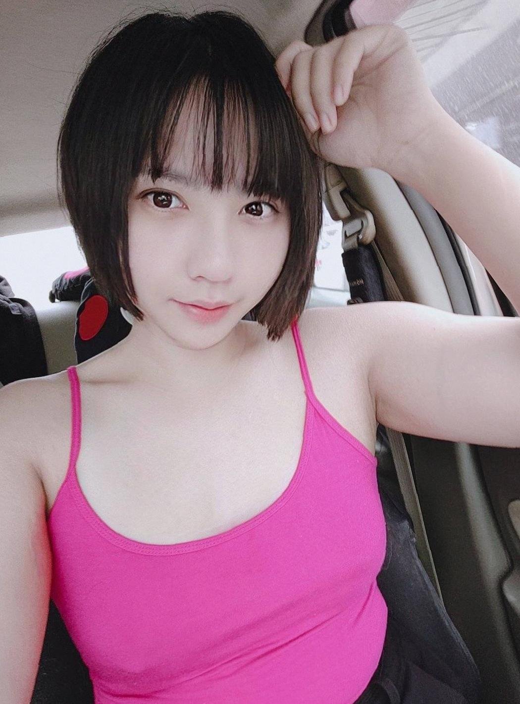 Willst du mich in der Hündchenstellung ficken? 1