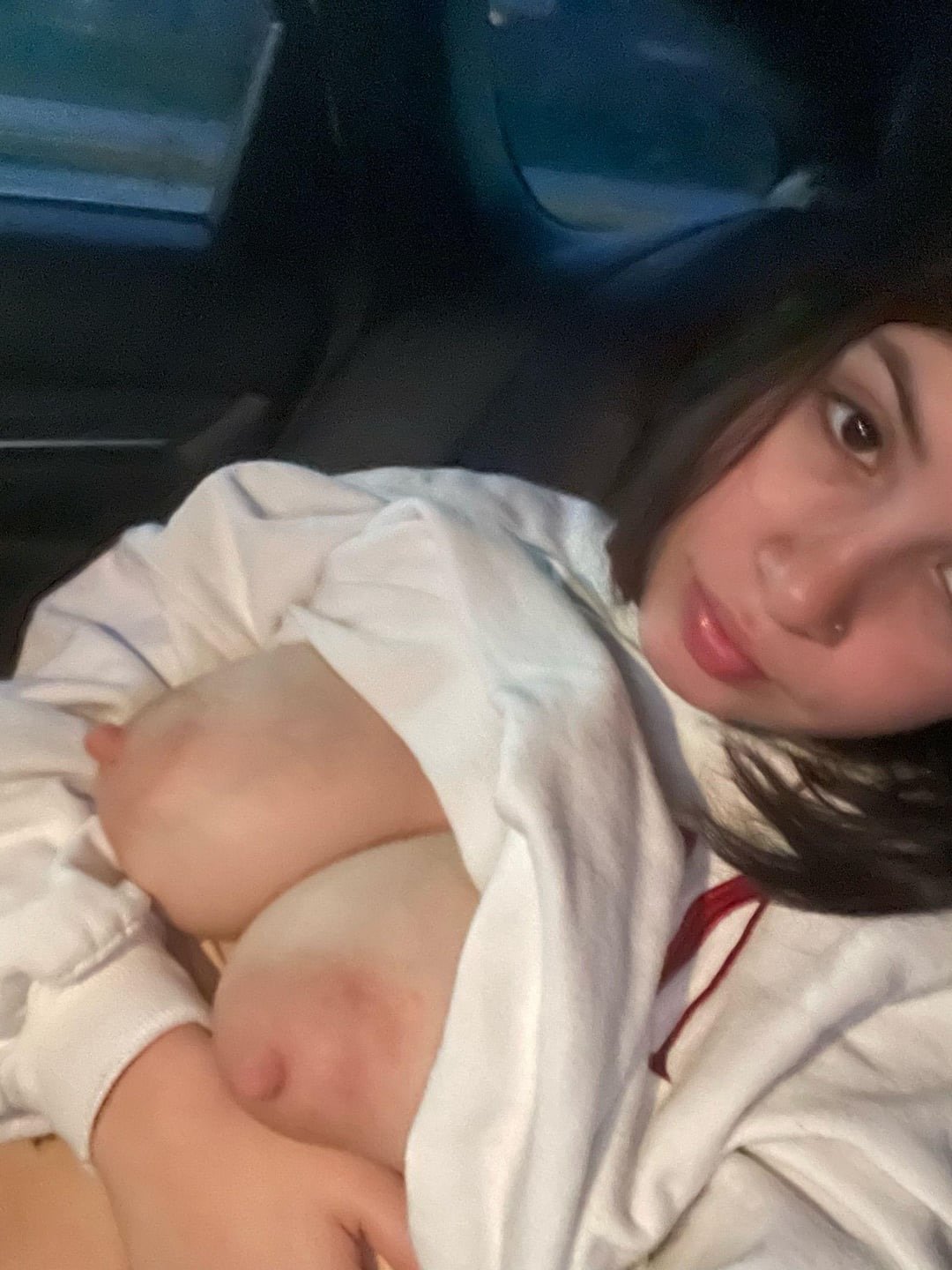 Aly brunette mignonne 33