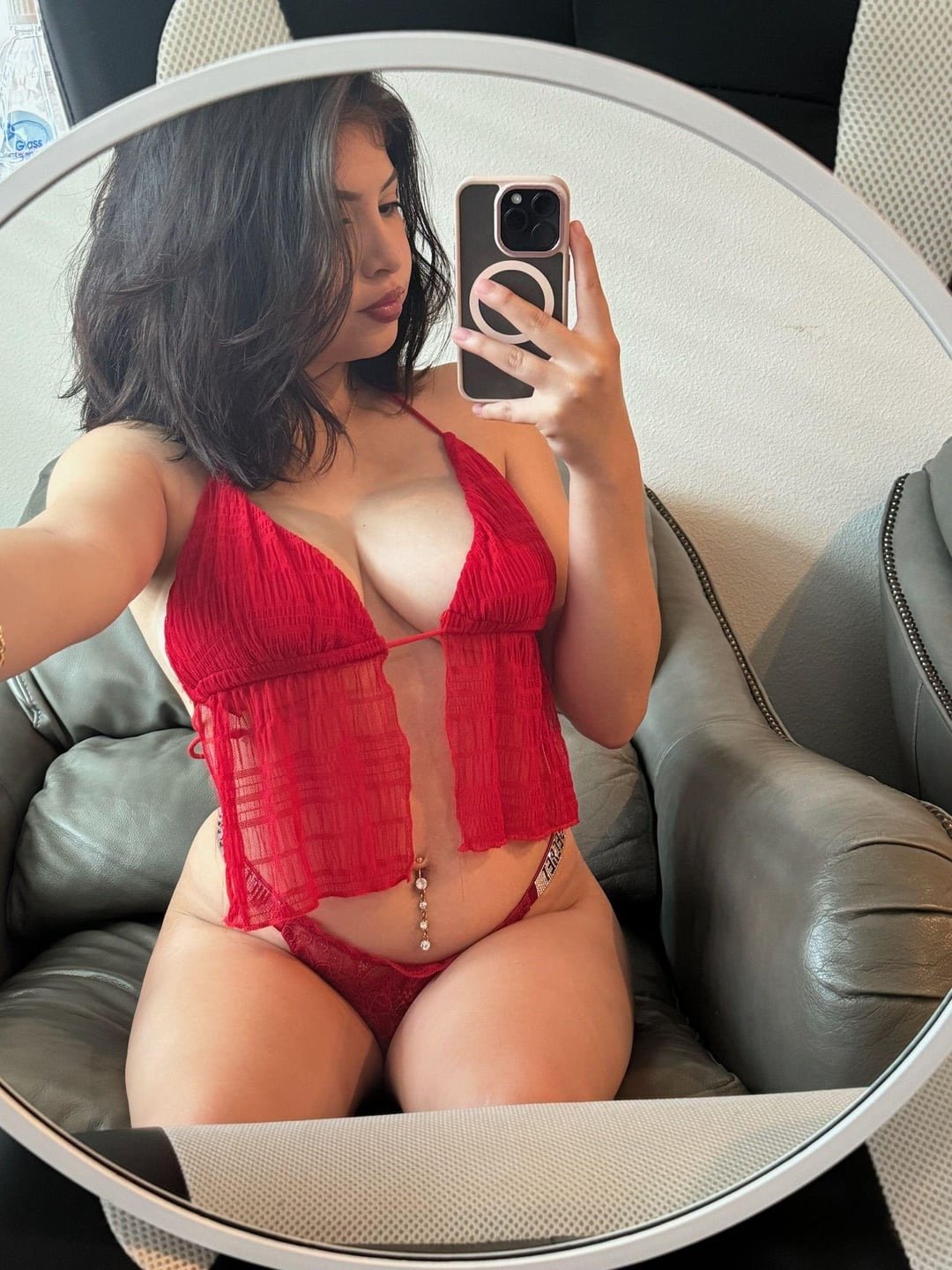 Aly brunette mignonne 58