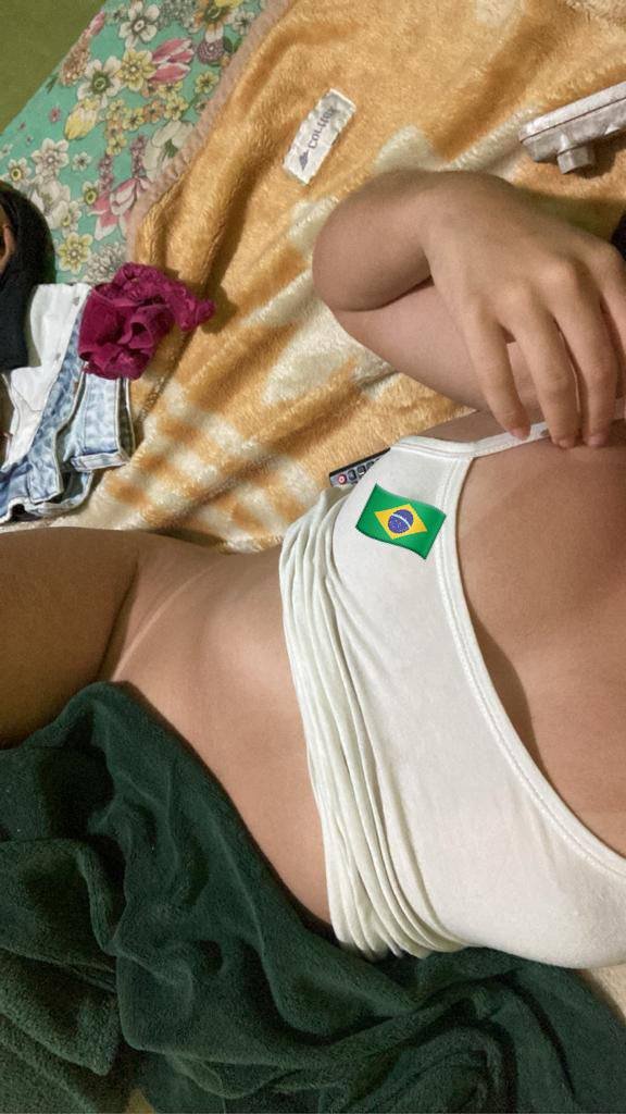 Regina selfie y follada casera 8